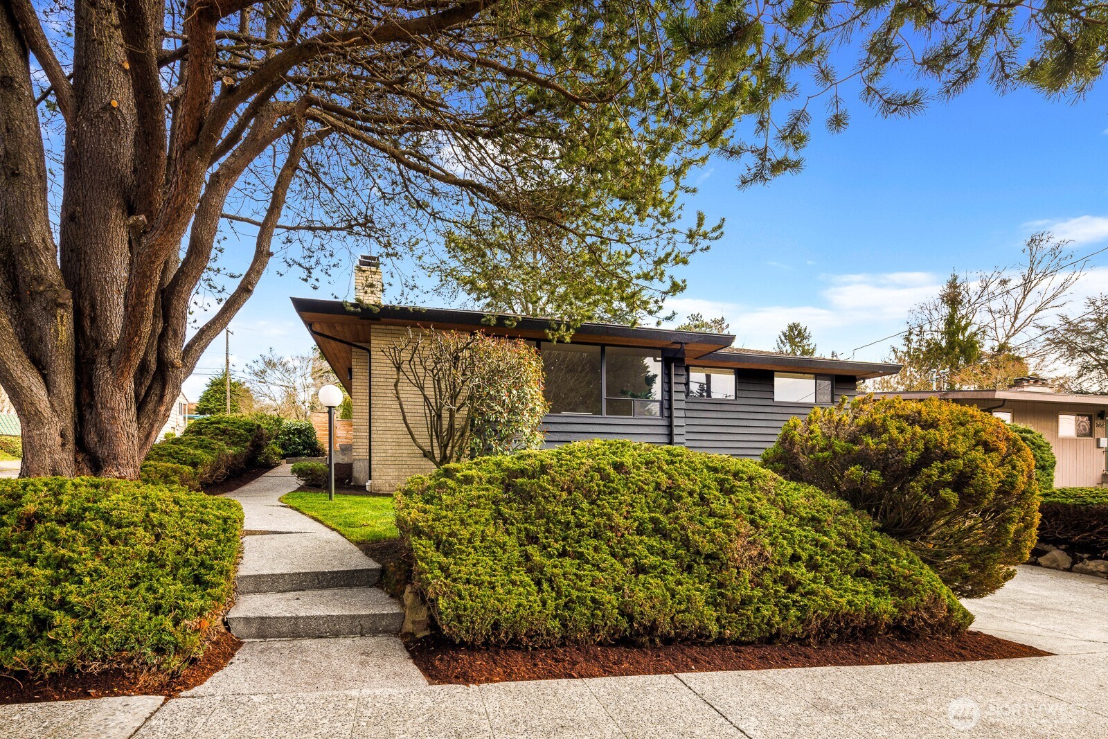 7058 39th Avenue NE