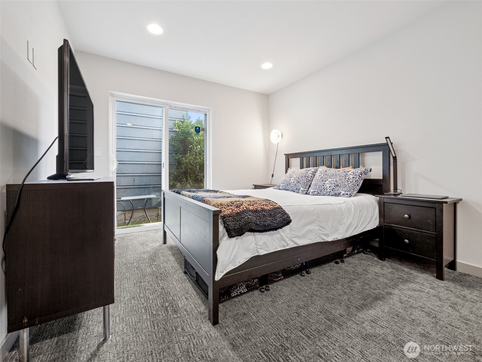 2604 23rd Avenue W