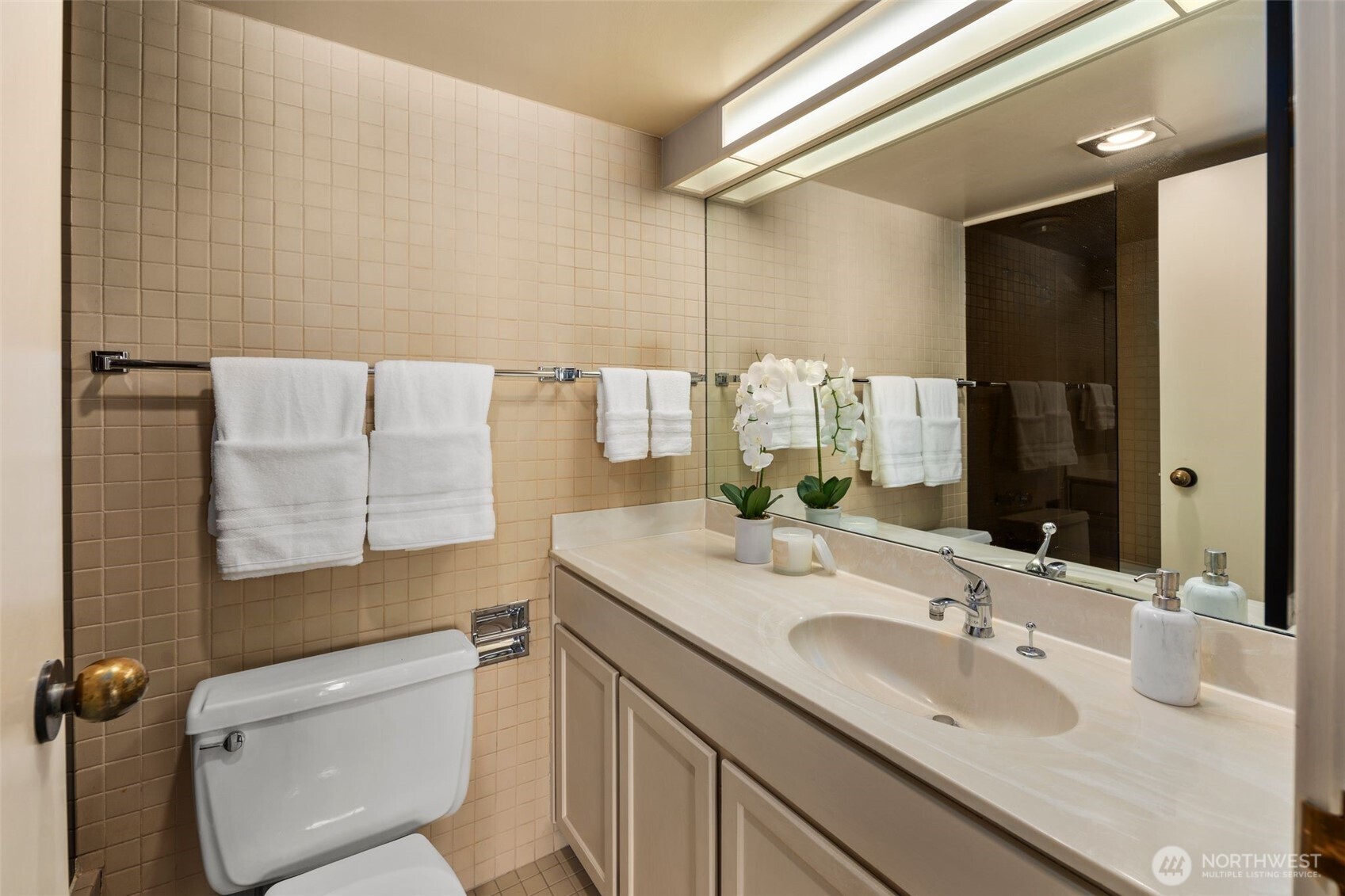 2021 1st Avenue Unit: G20