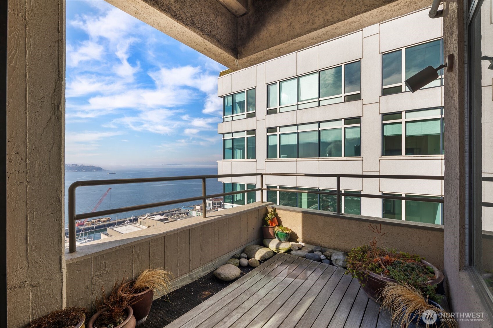 2021 1st Avenue Unit: G20