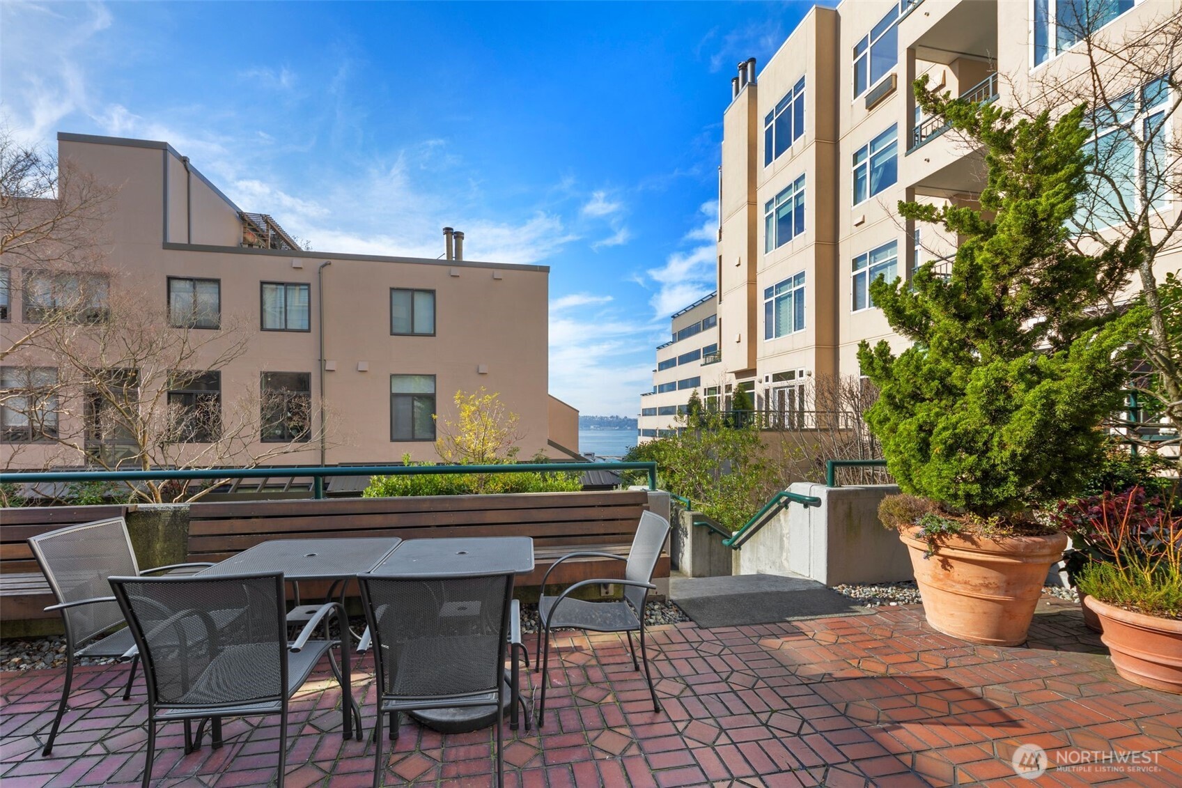 2021 1st Avenue Unit: G20