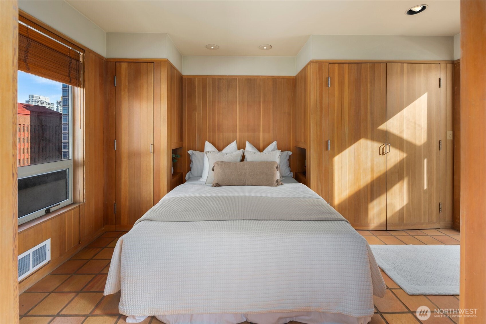 2021 1st Avenue Unit: G20