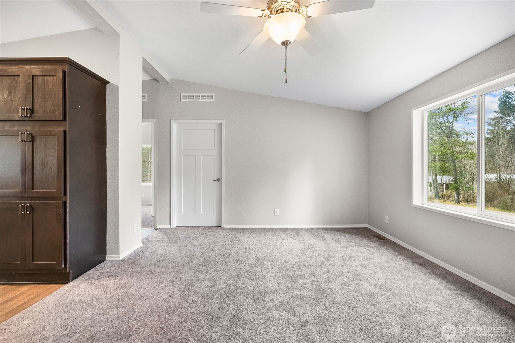70 E Spencer Glen