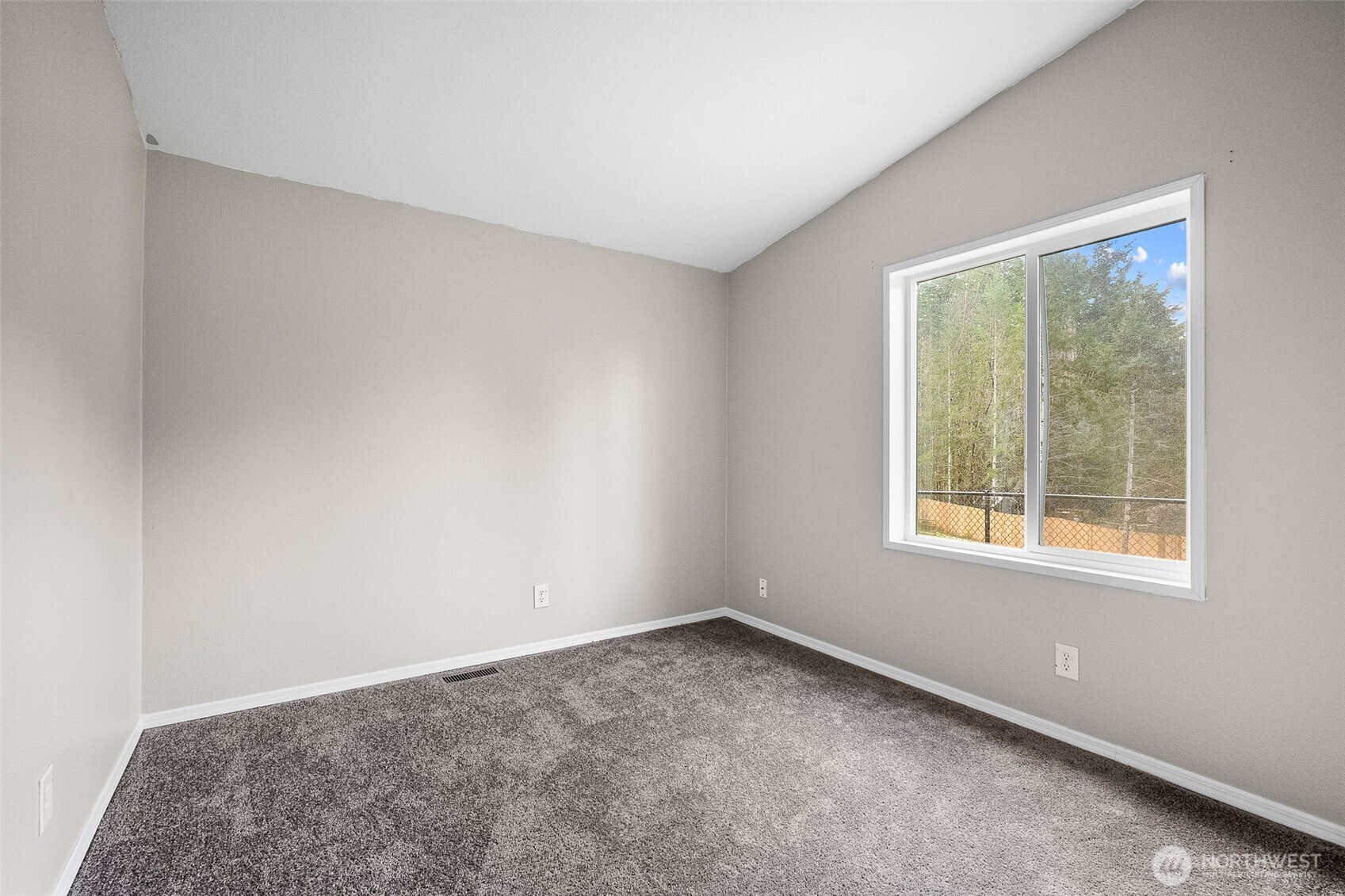 70 E Spencer Glen