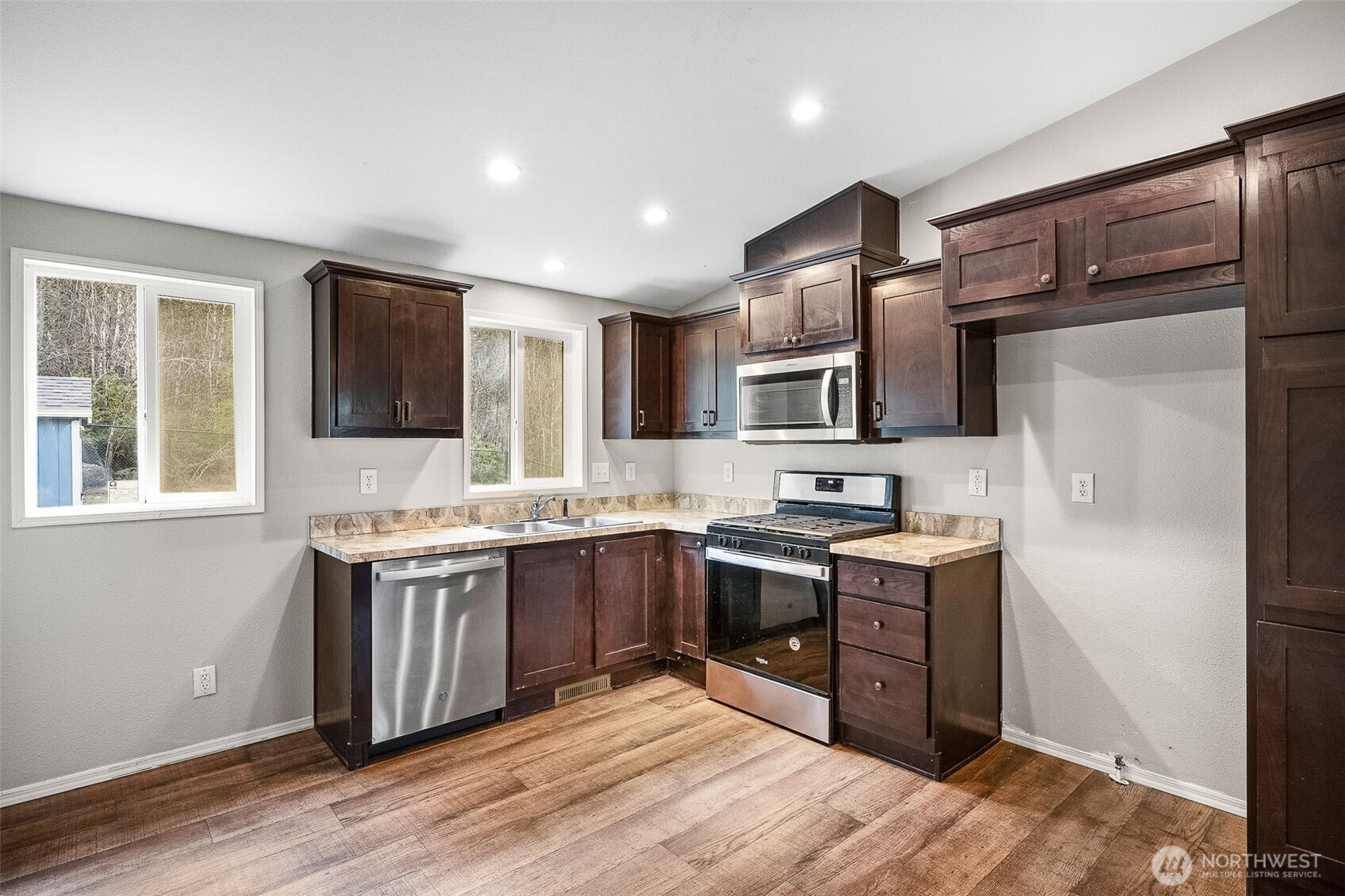 70 E Spencer Glen