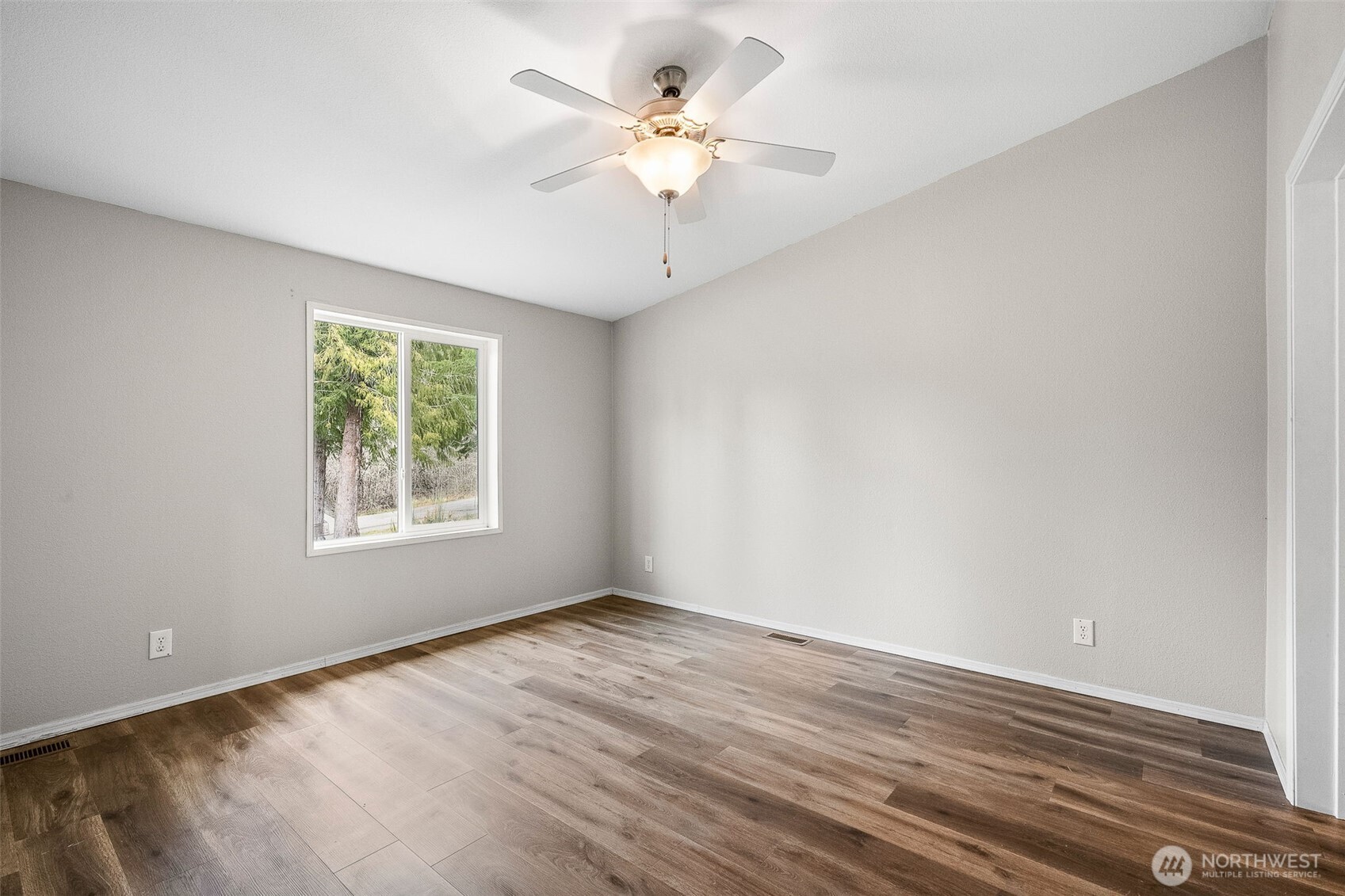 70 E Spencer Glen