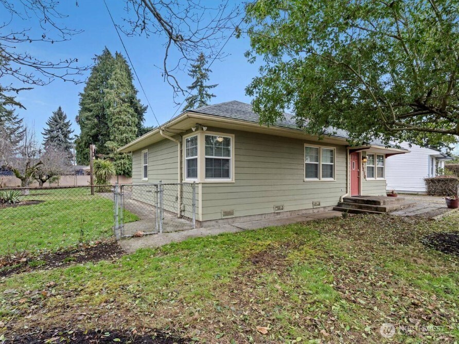 2210 W 28th Street