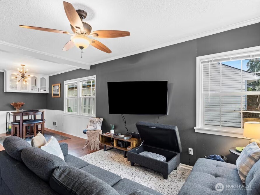 2210 W 28th Street