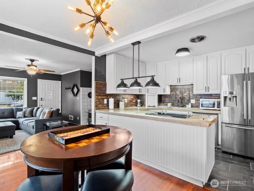 2210 W 28th Street