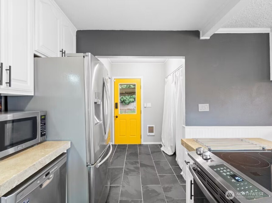 2210 W 28th Street