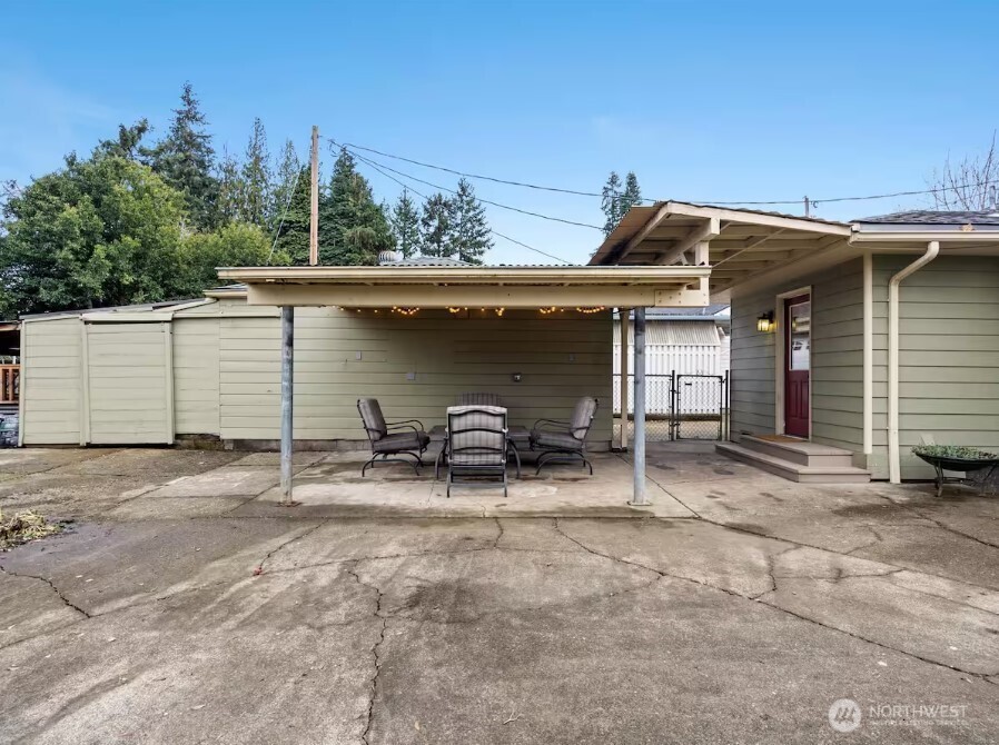 2210 W 28th Street