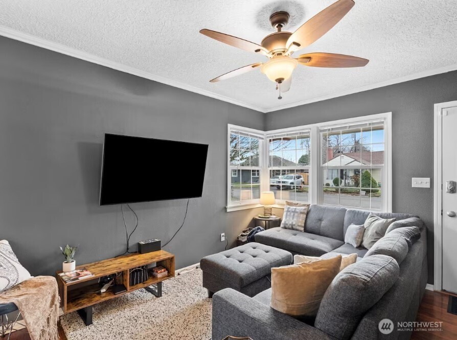 2210 W 28th Street