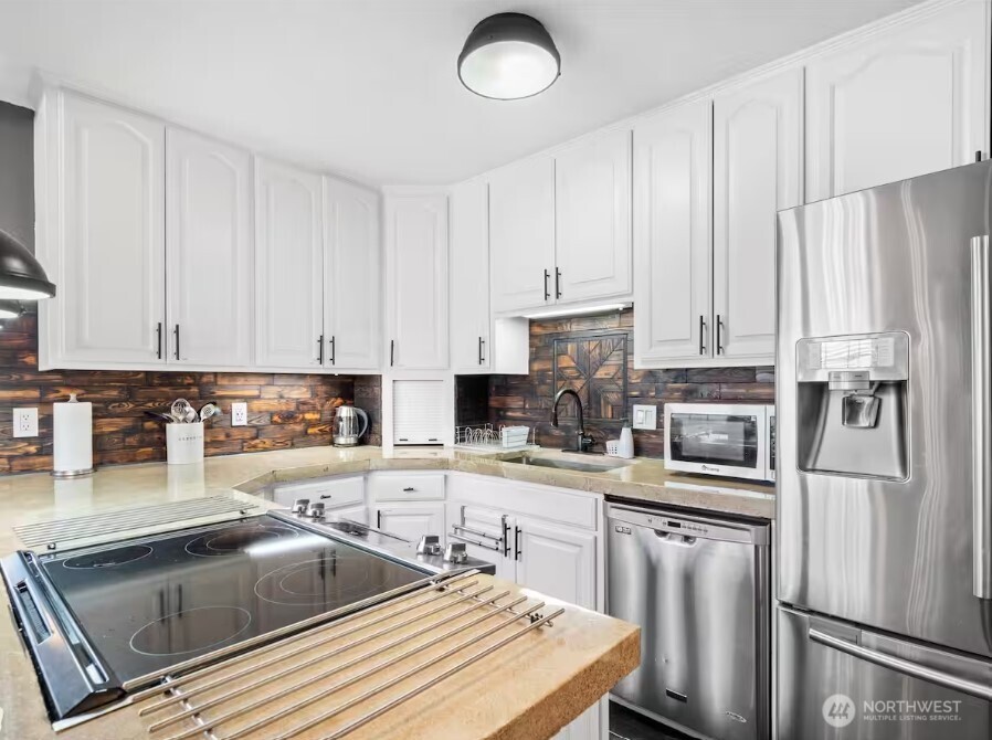 2210 W 28th Street