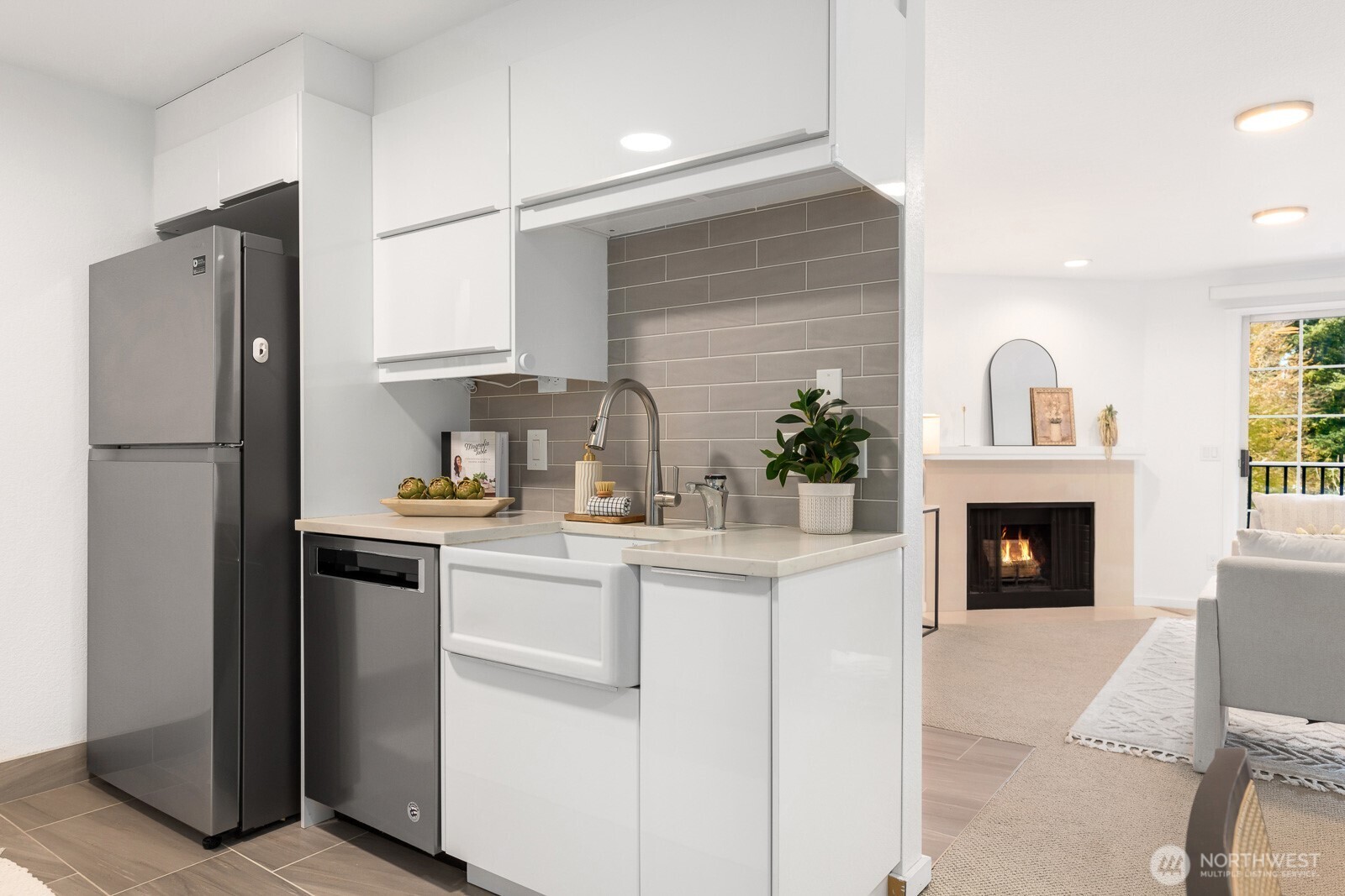 221 9th Street Unit: C301
