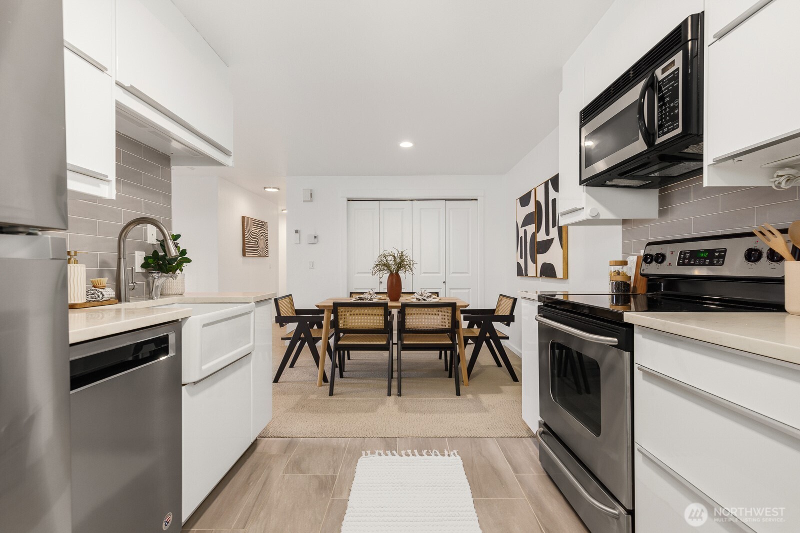 221 9th Street Unit: C301