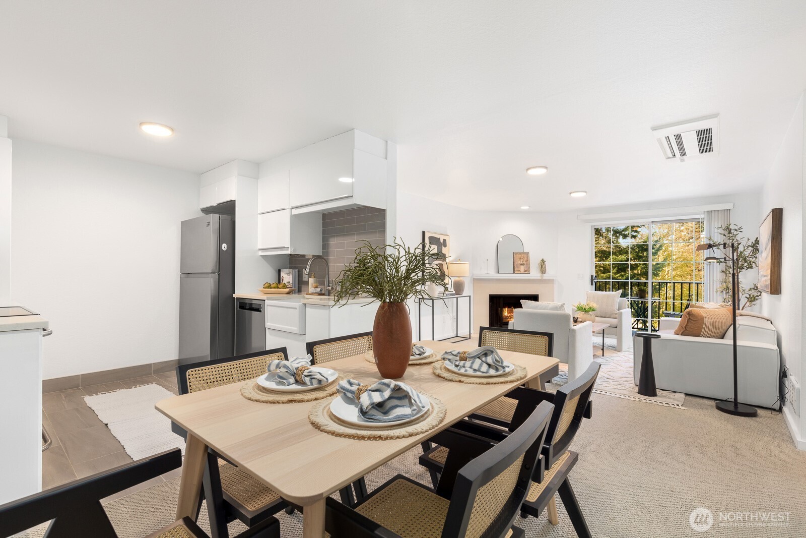 221 9th Street Unit: C301