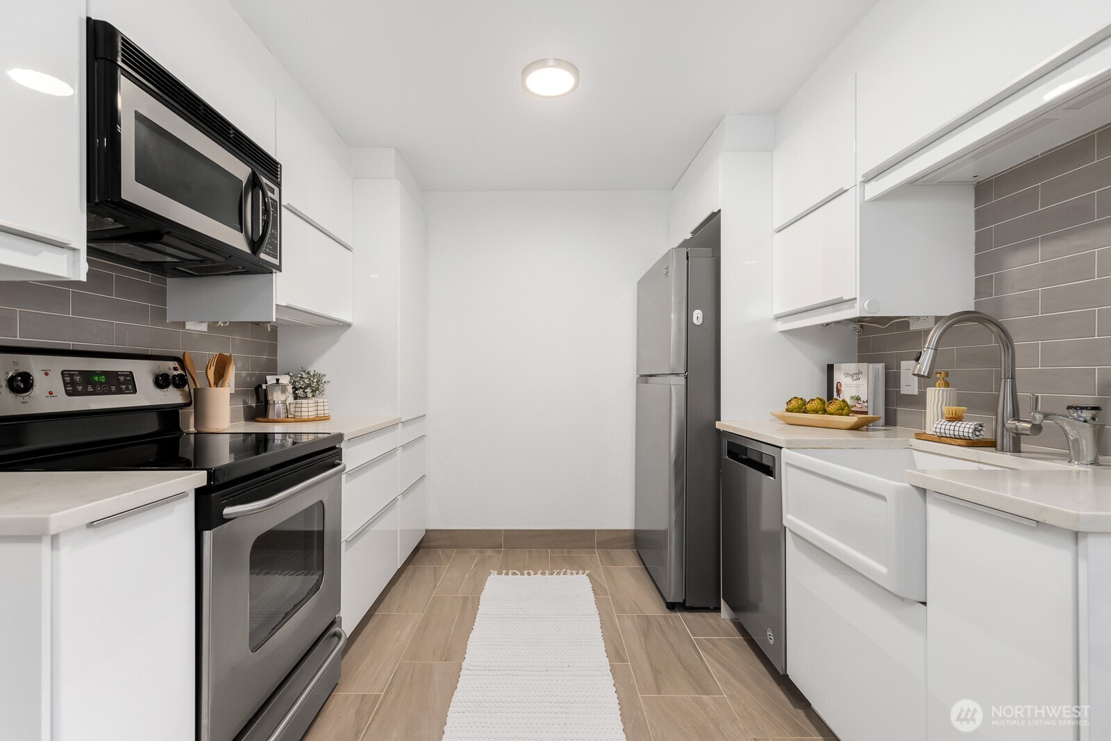 221 9th Street Unit: C301