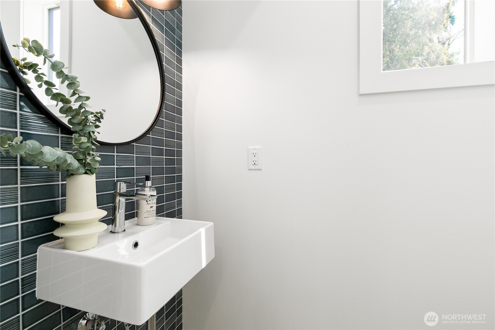 527 N 71st Unit: B