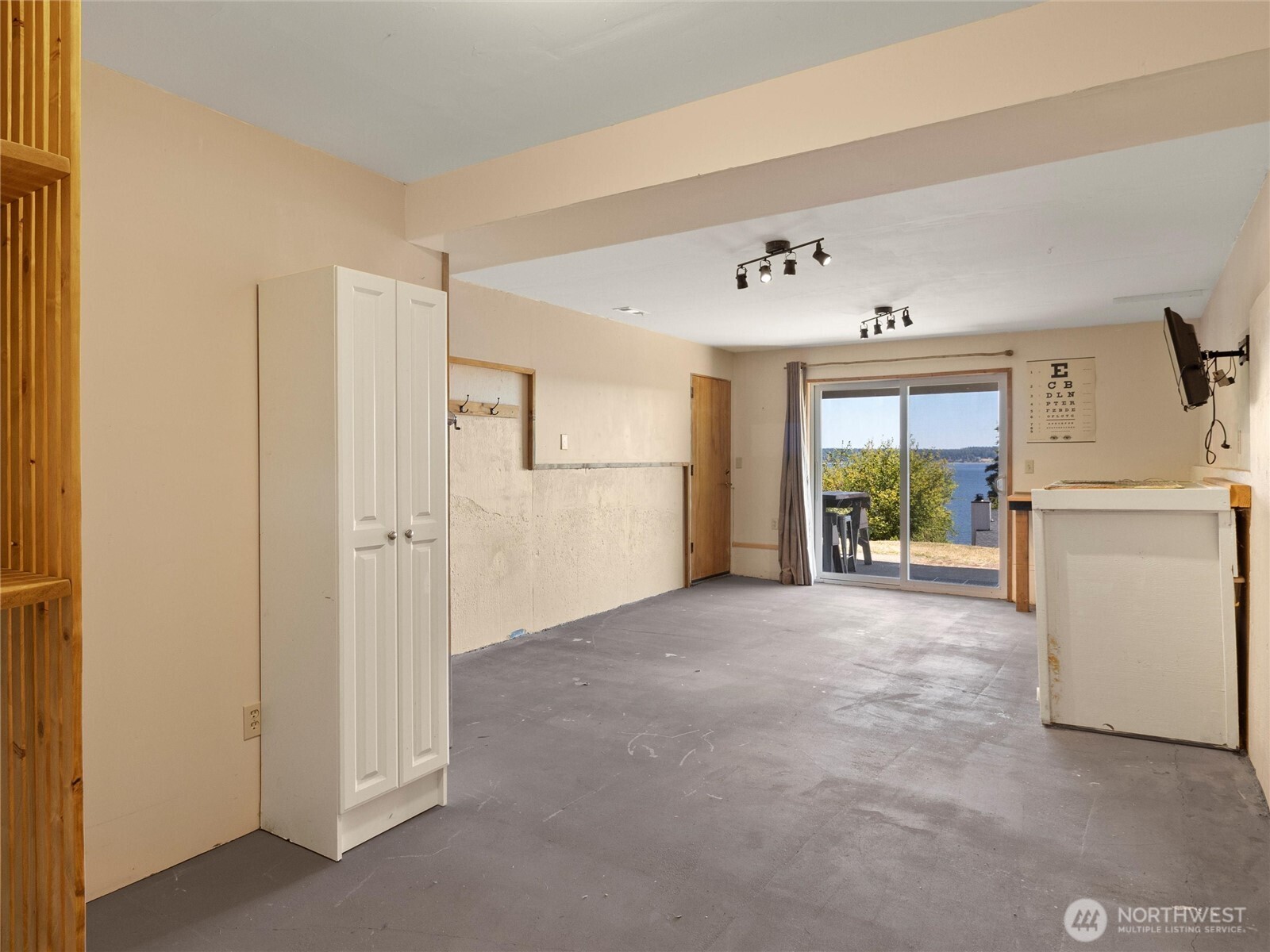 71 E Mountain Drive