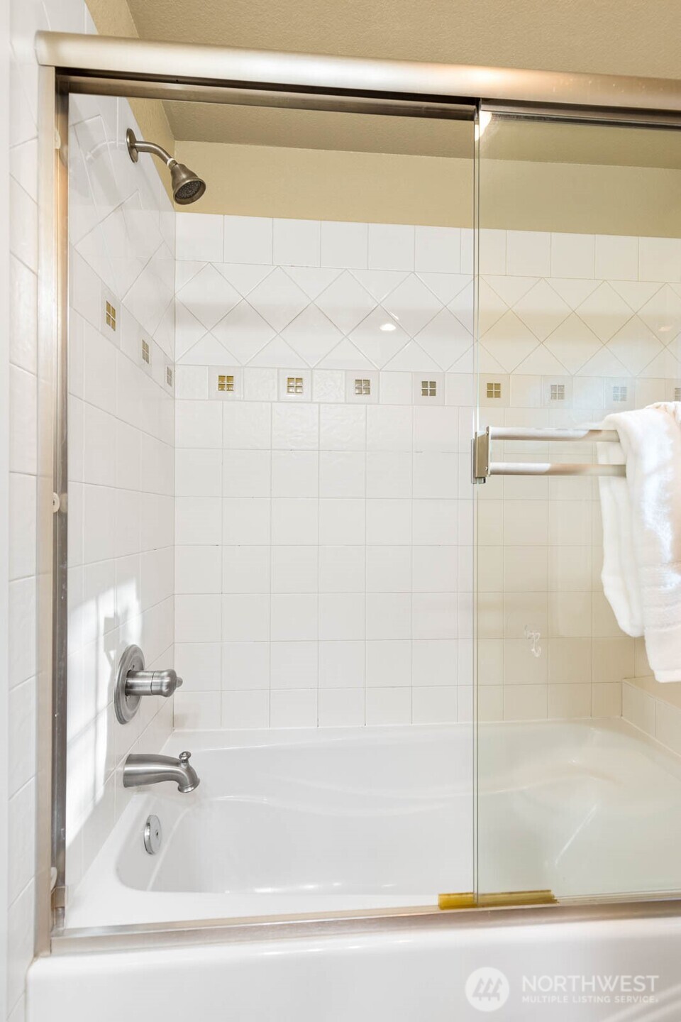 1021 SE Everett Mall Way Unit: I