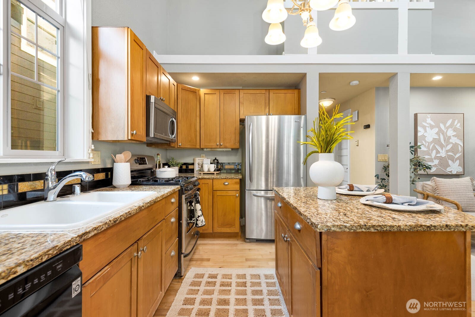 1021 SE Everett Mall Way Unit: I