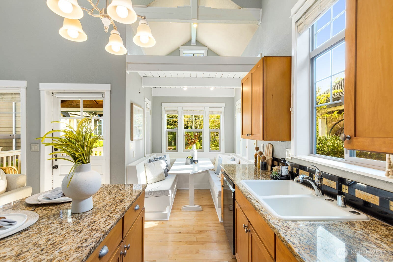 1021 SE Everett Mall Way Unit: I