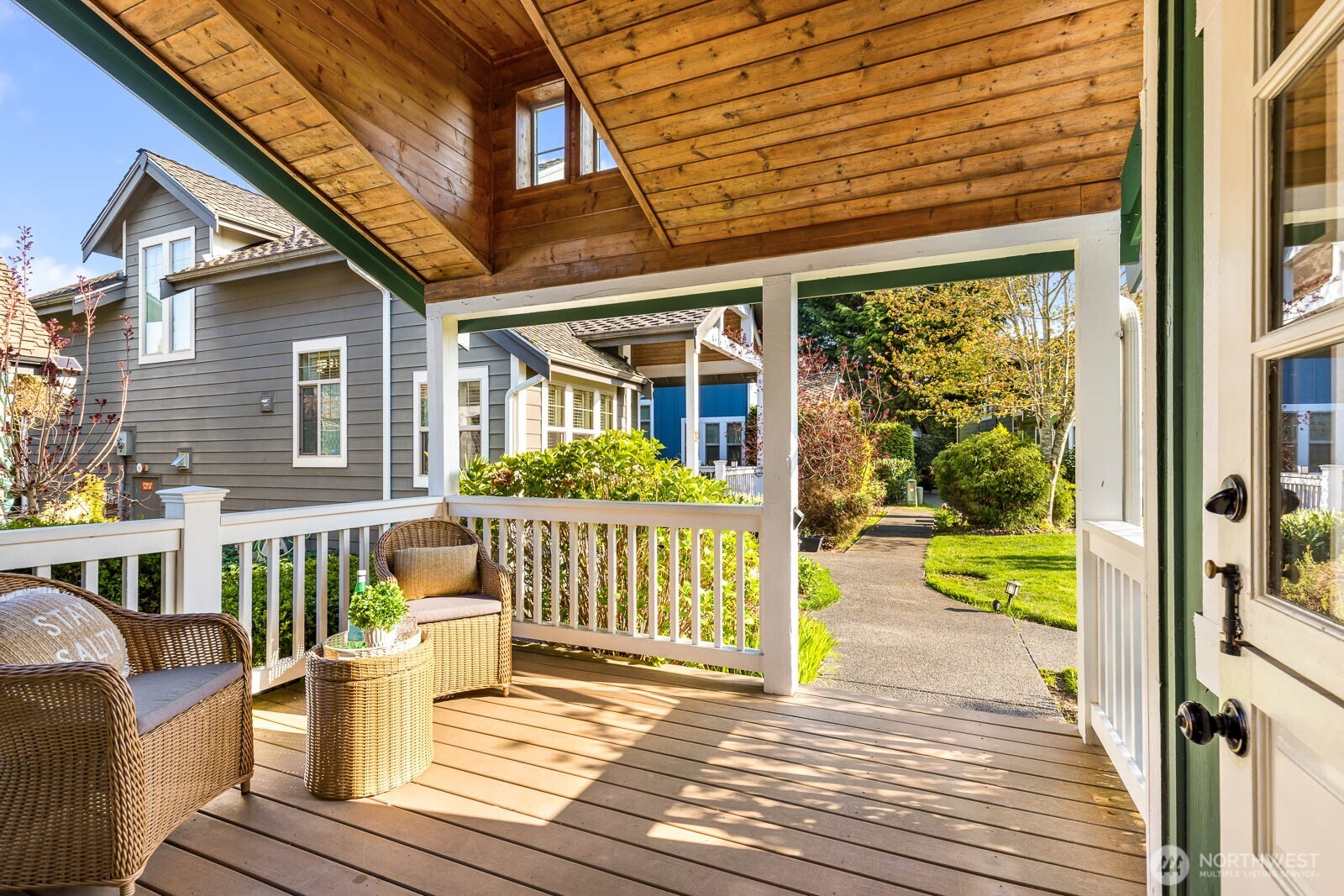 1021 SE Everett Mall Way Unit: I