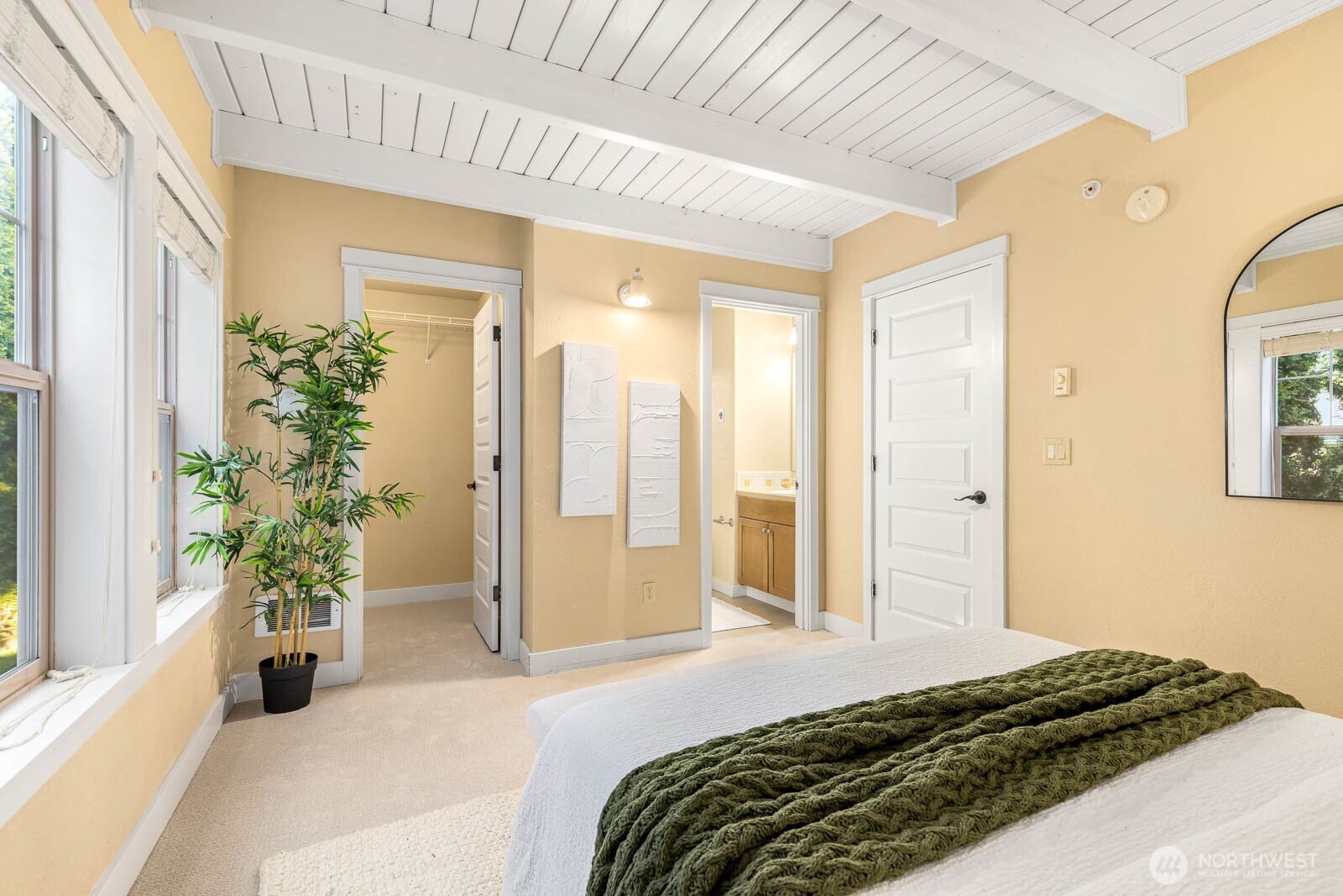 1021 SE Everett Mall Way Unit: I