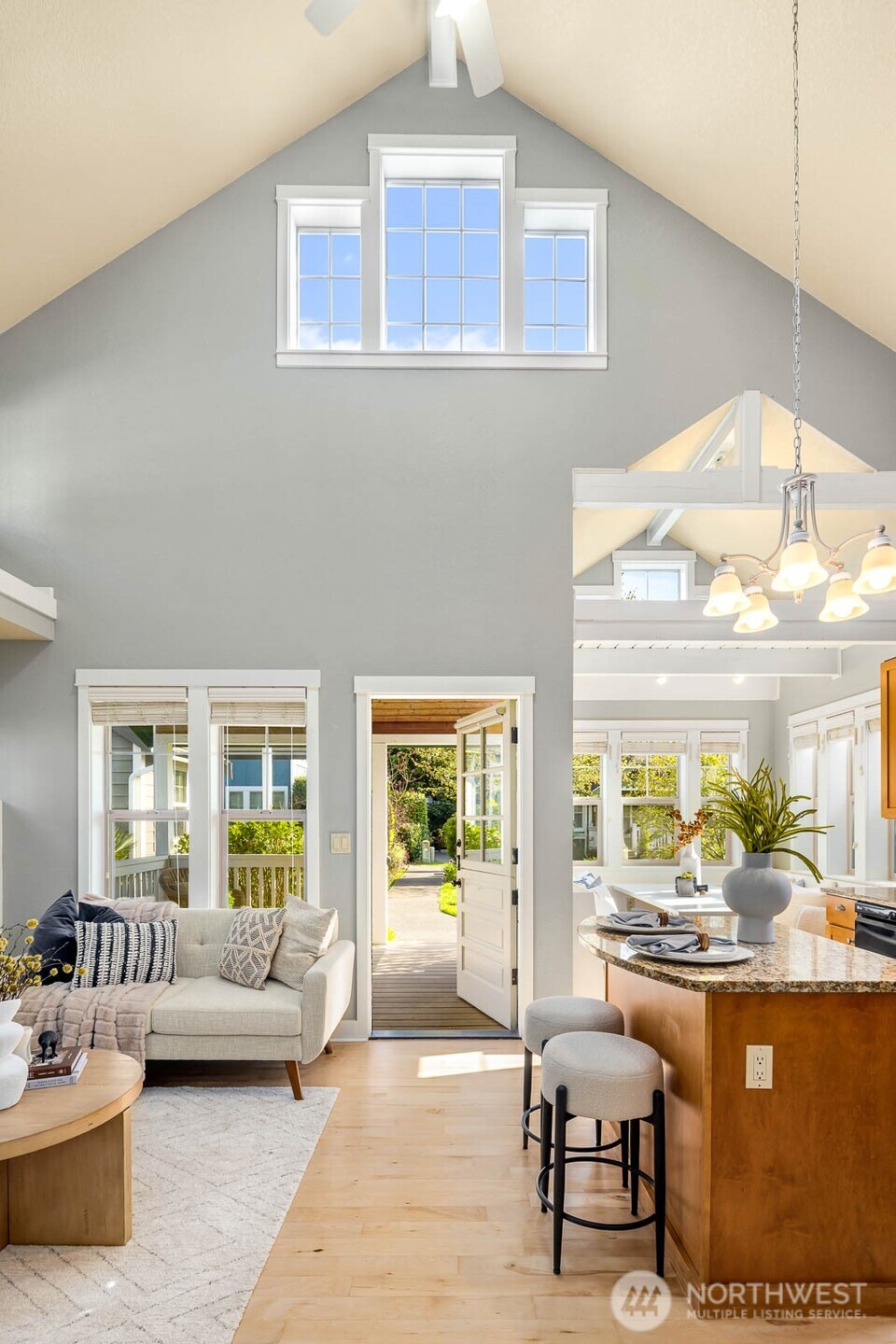 1021 SE Everett Mall Way Unit: I