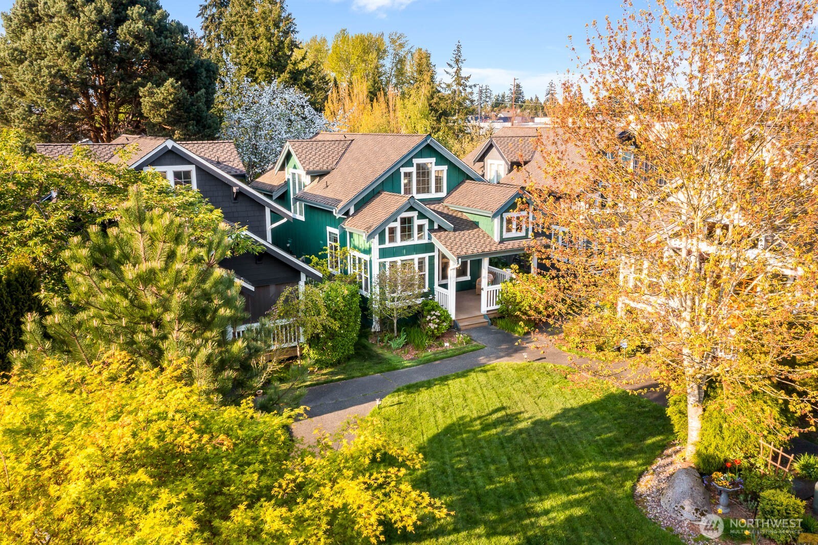 1021 SE Everett Mall Way Unit: I