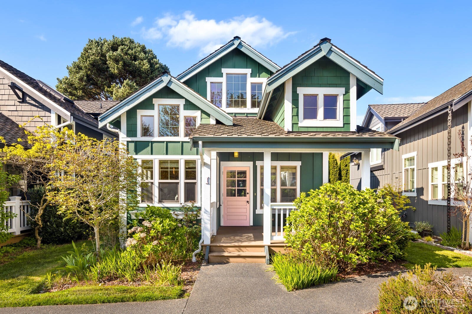 1021 SE Everett Mall Way Unit: I