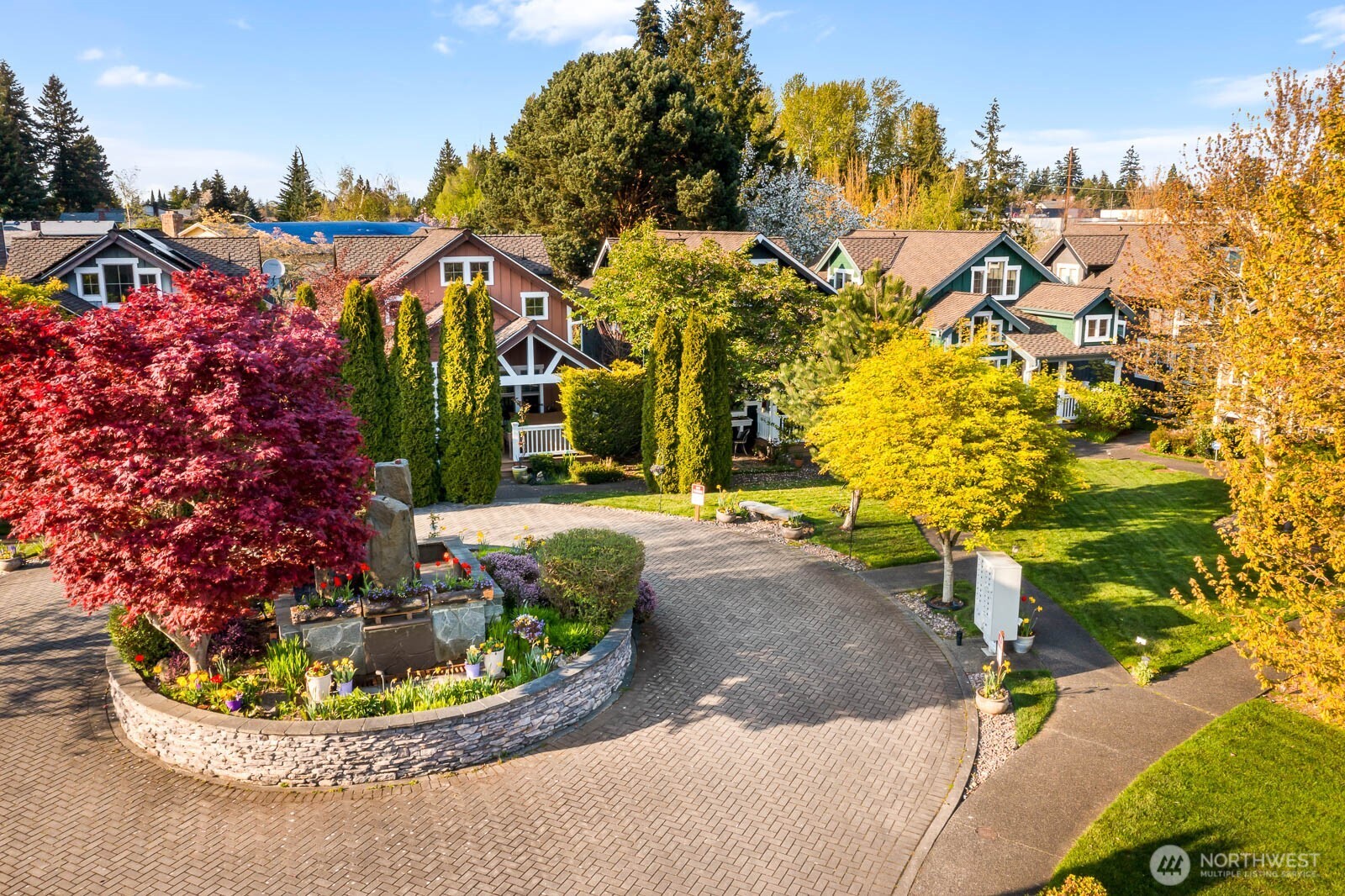 1021 SE Everett Mall Way Unit: I