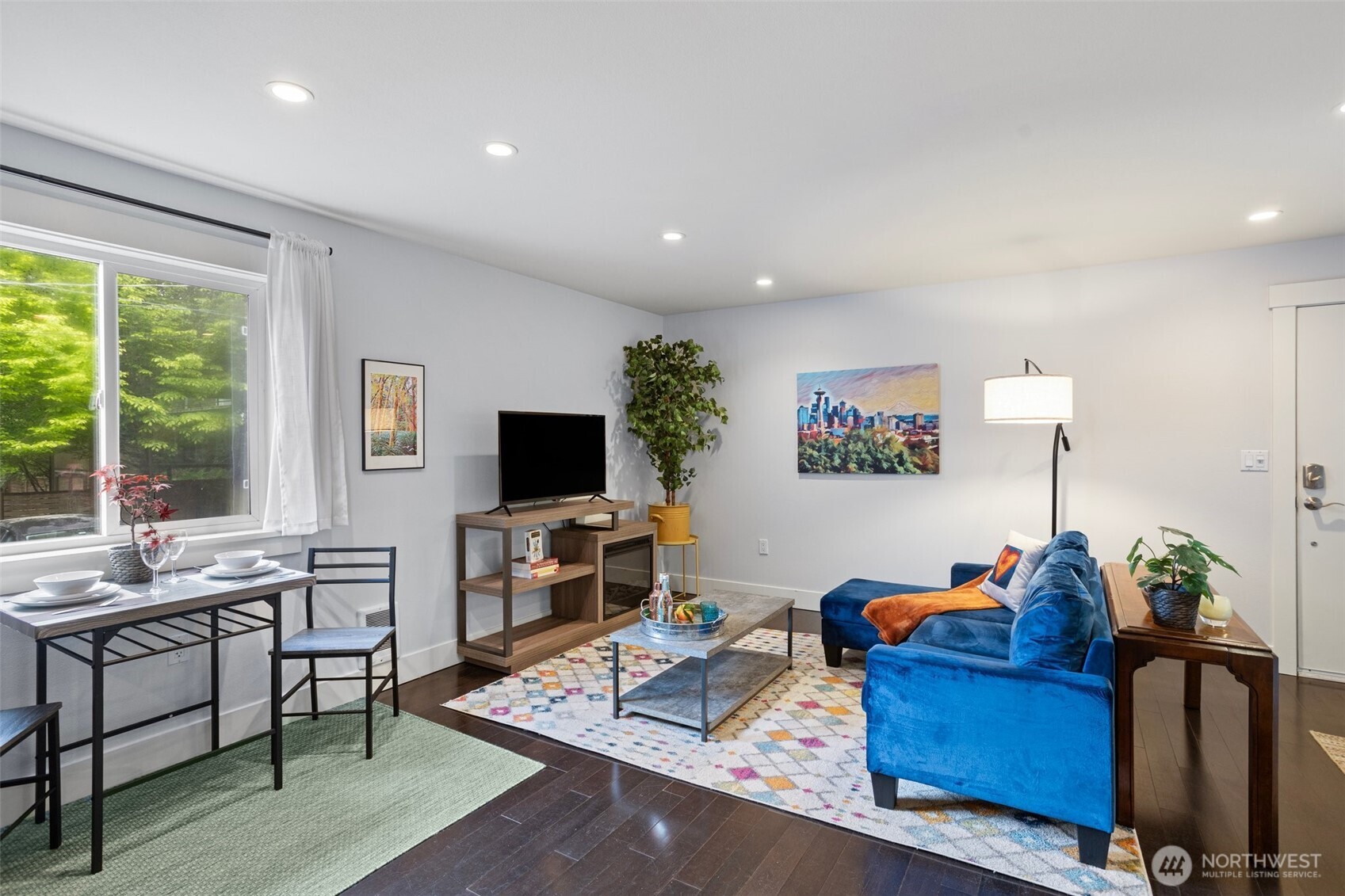 526 17th Avenue E Unit: 4