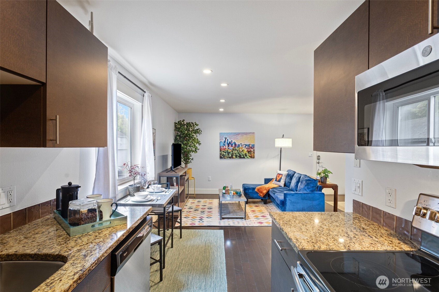526 17th Avenue E Unit: 4