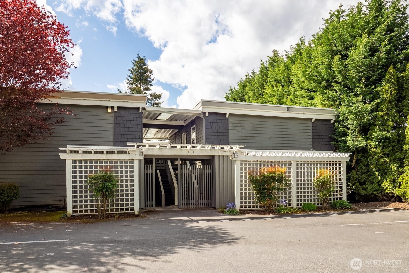 1111 Kirkland Avenue Unit: 5A