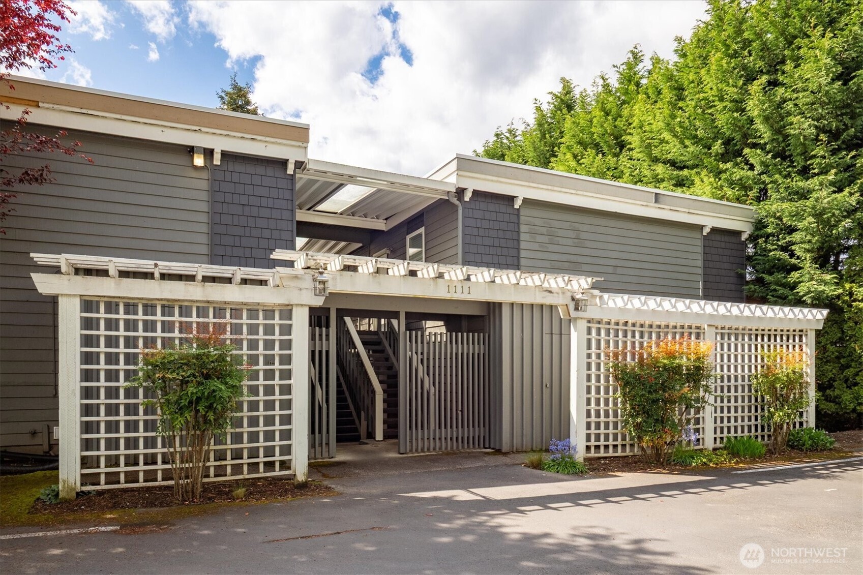 1111 Kirkland Avenue Unit: 5A