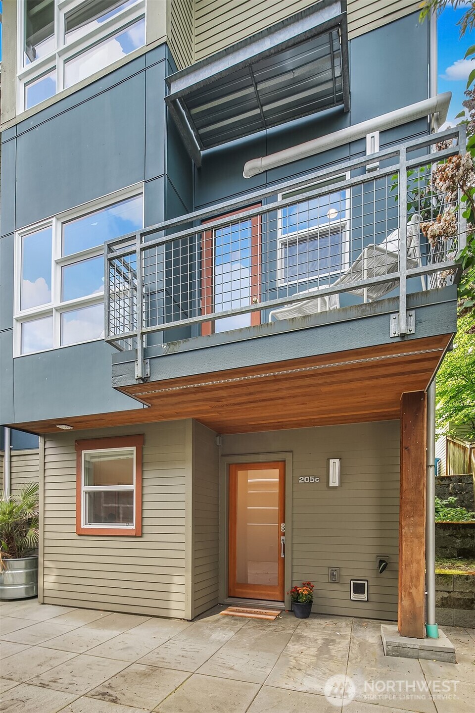 205 27th Avenue E Unit: C