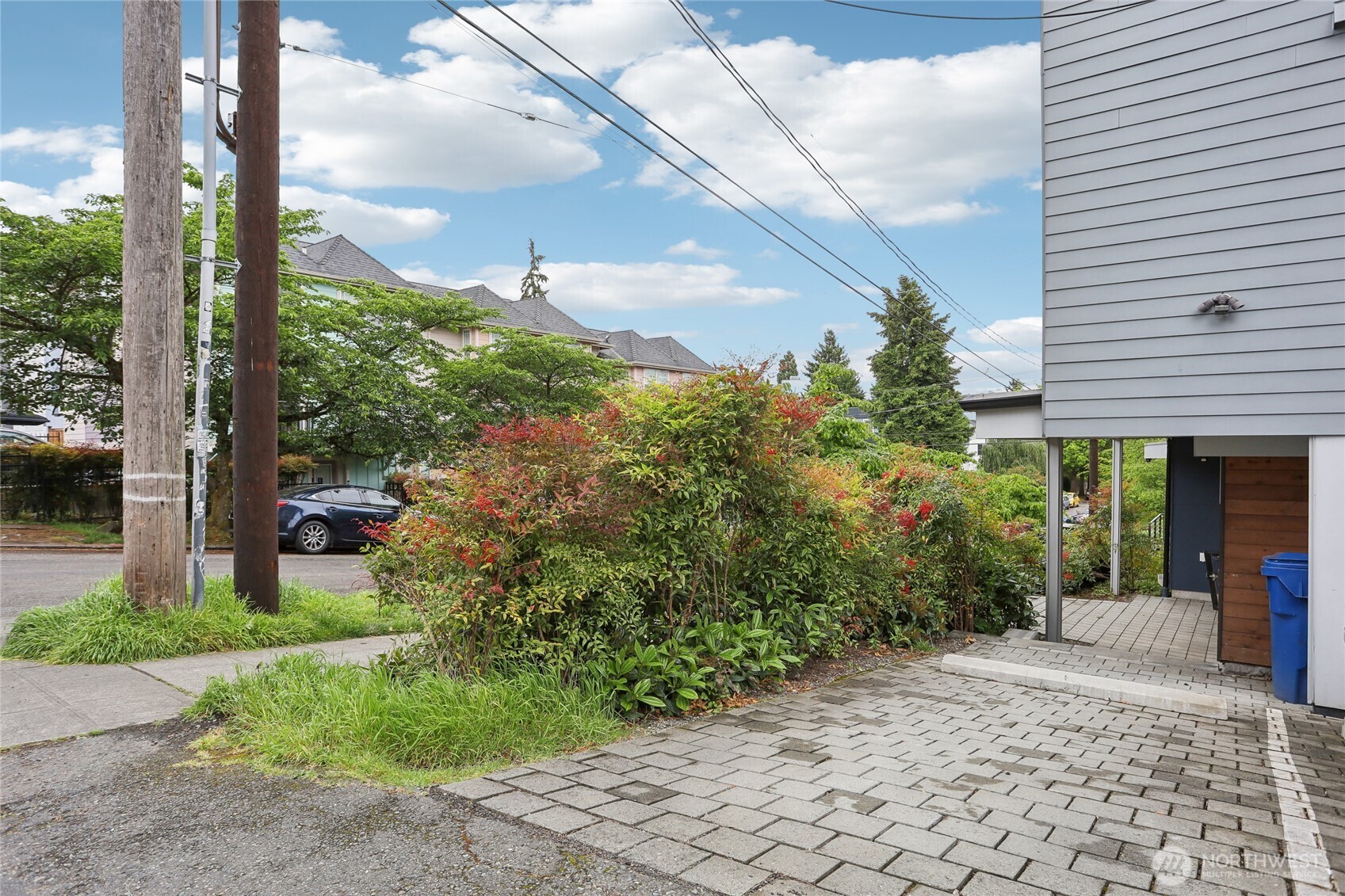 1917 E Denny Way