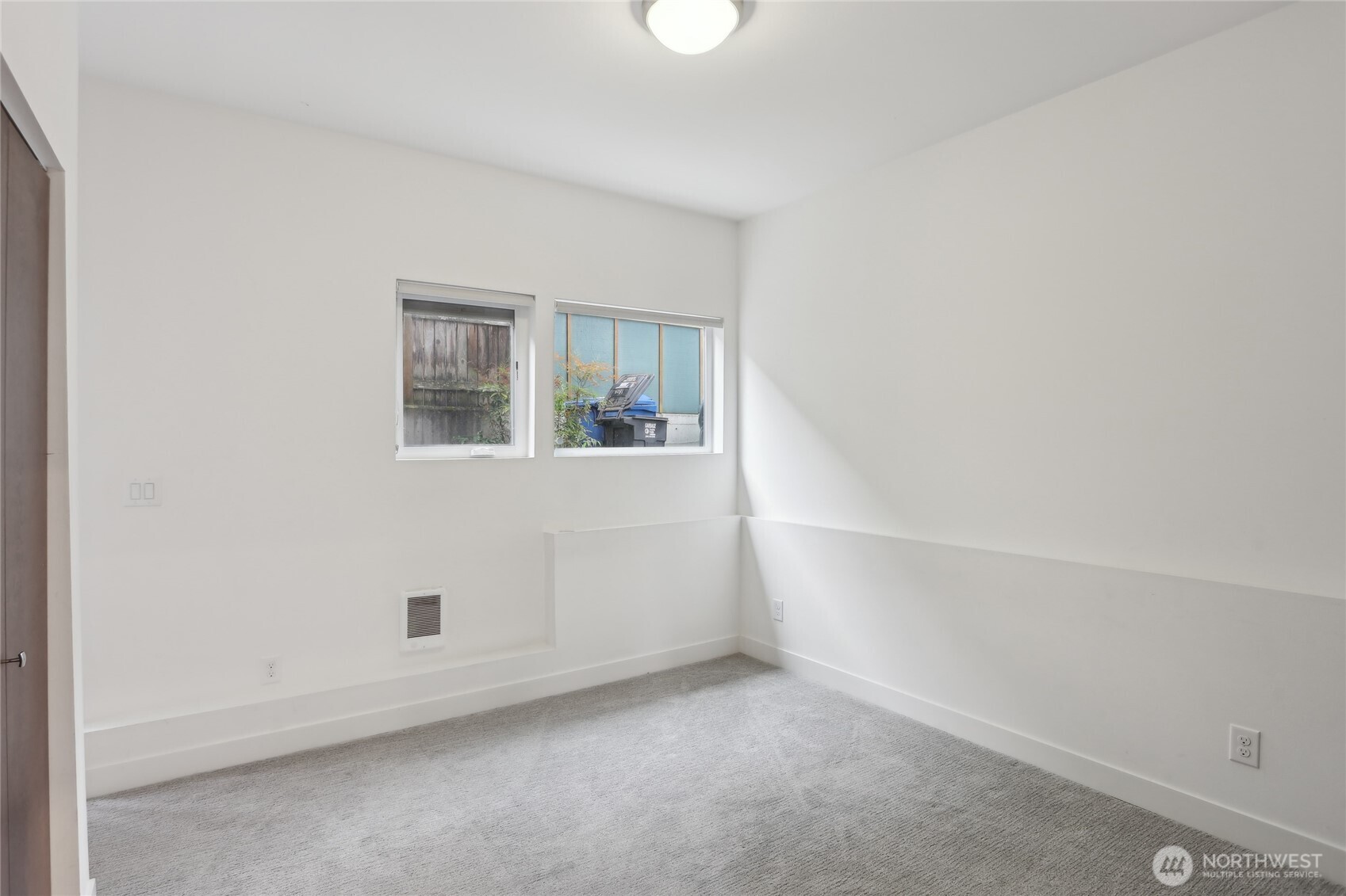 1917 E Denny Way