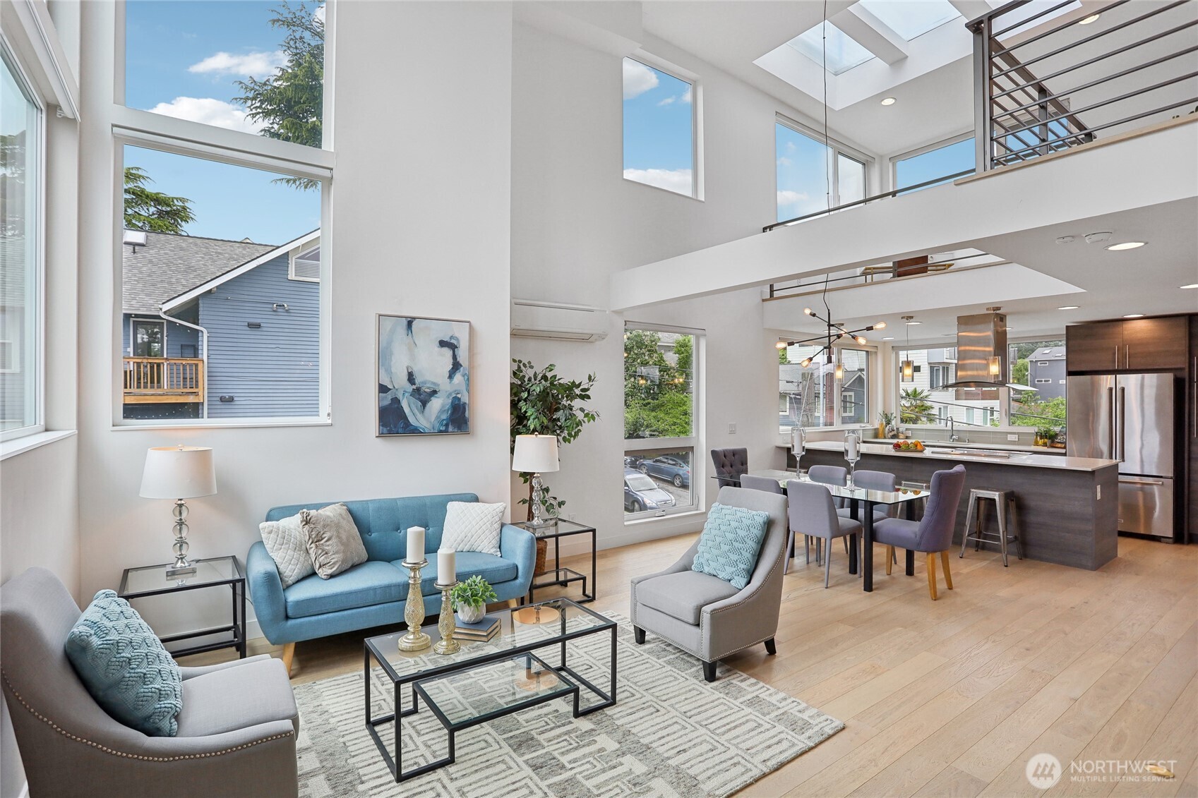 1917 E Denny Way