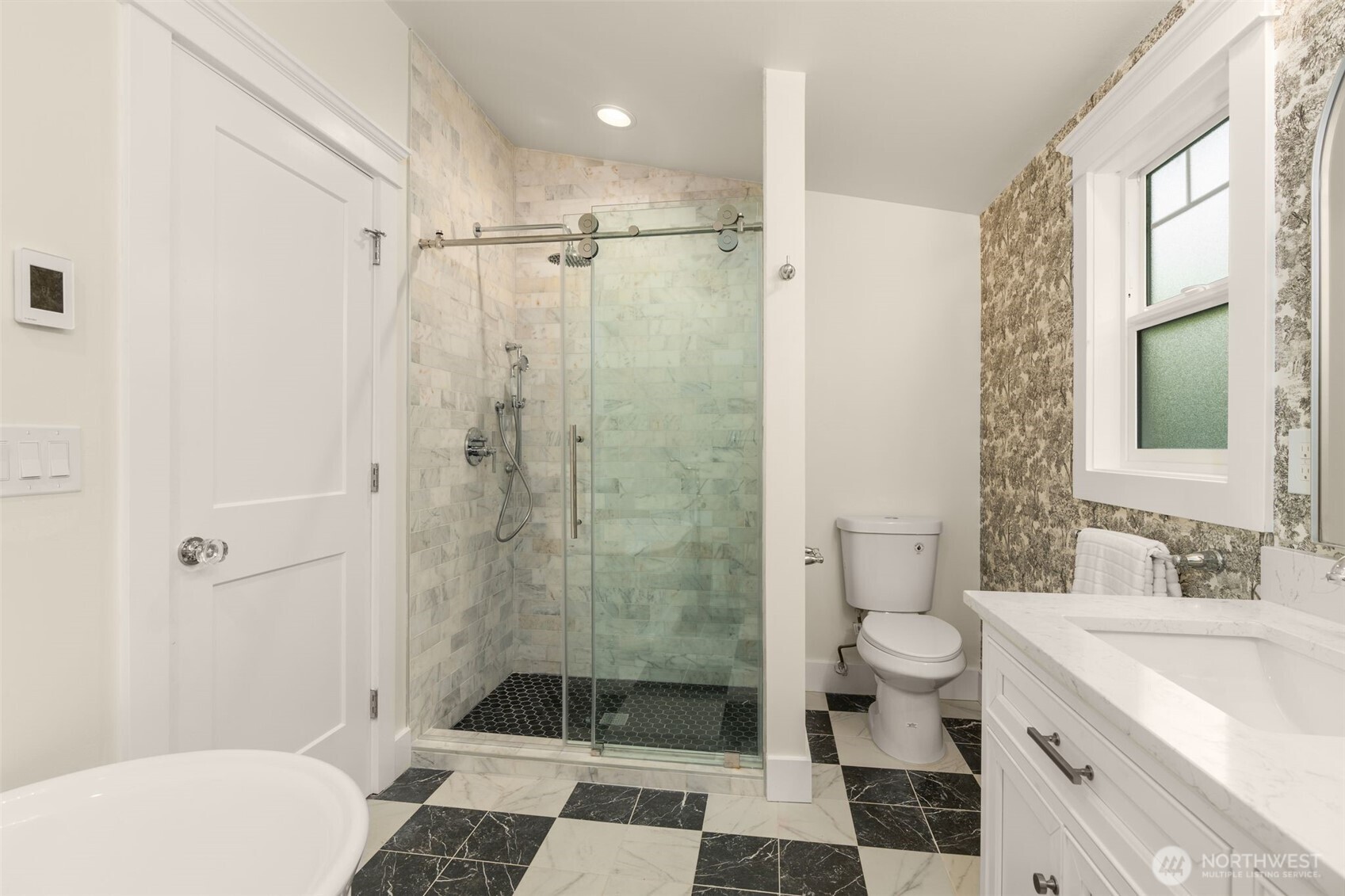 3111 Broadway E