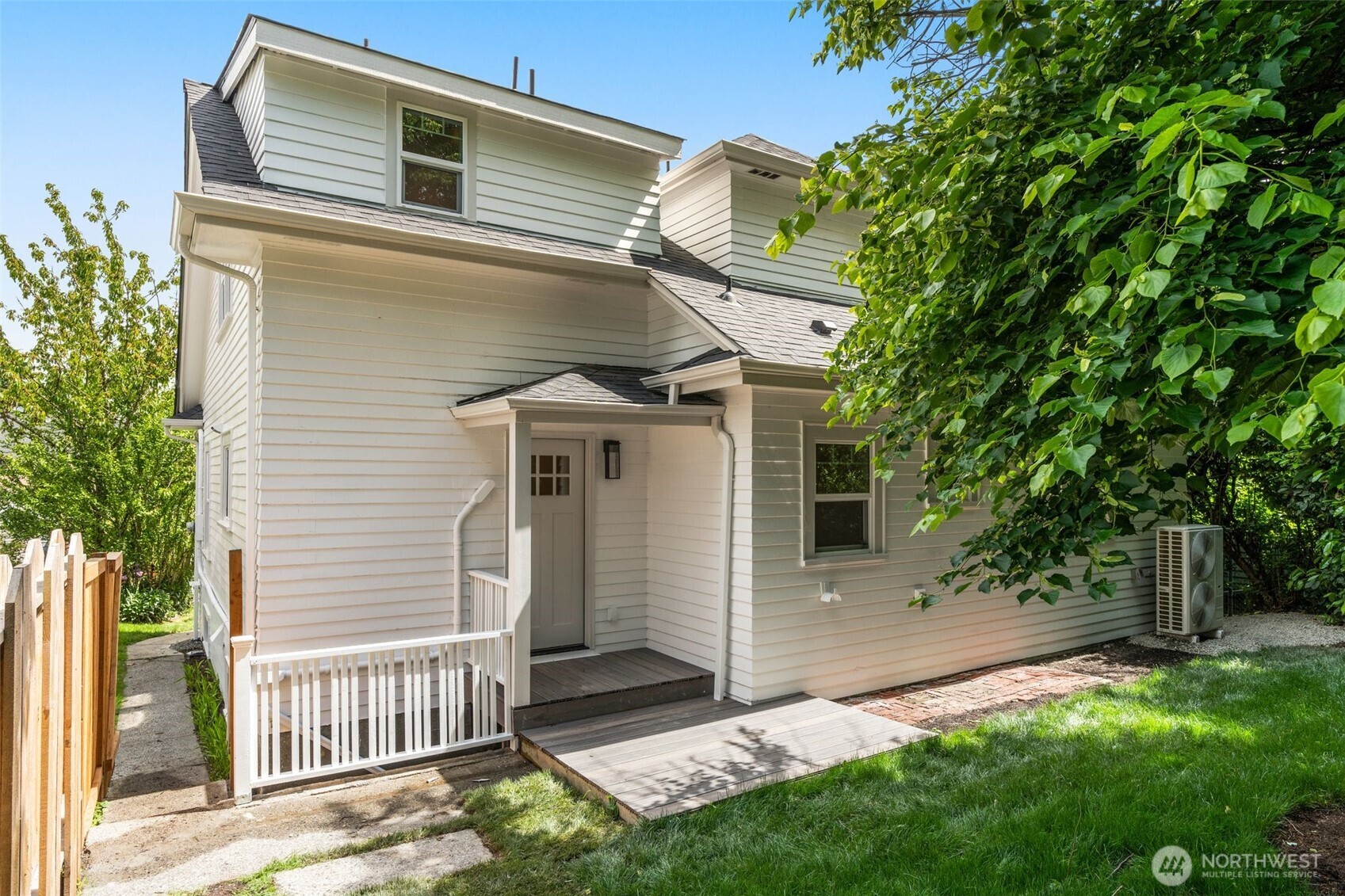 3111 Broadway E