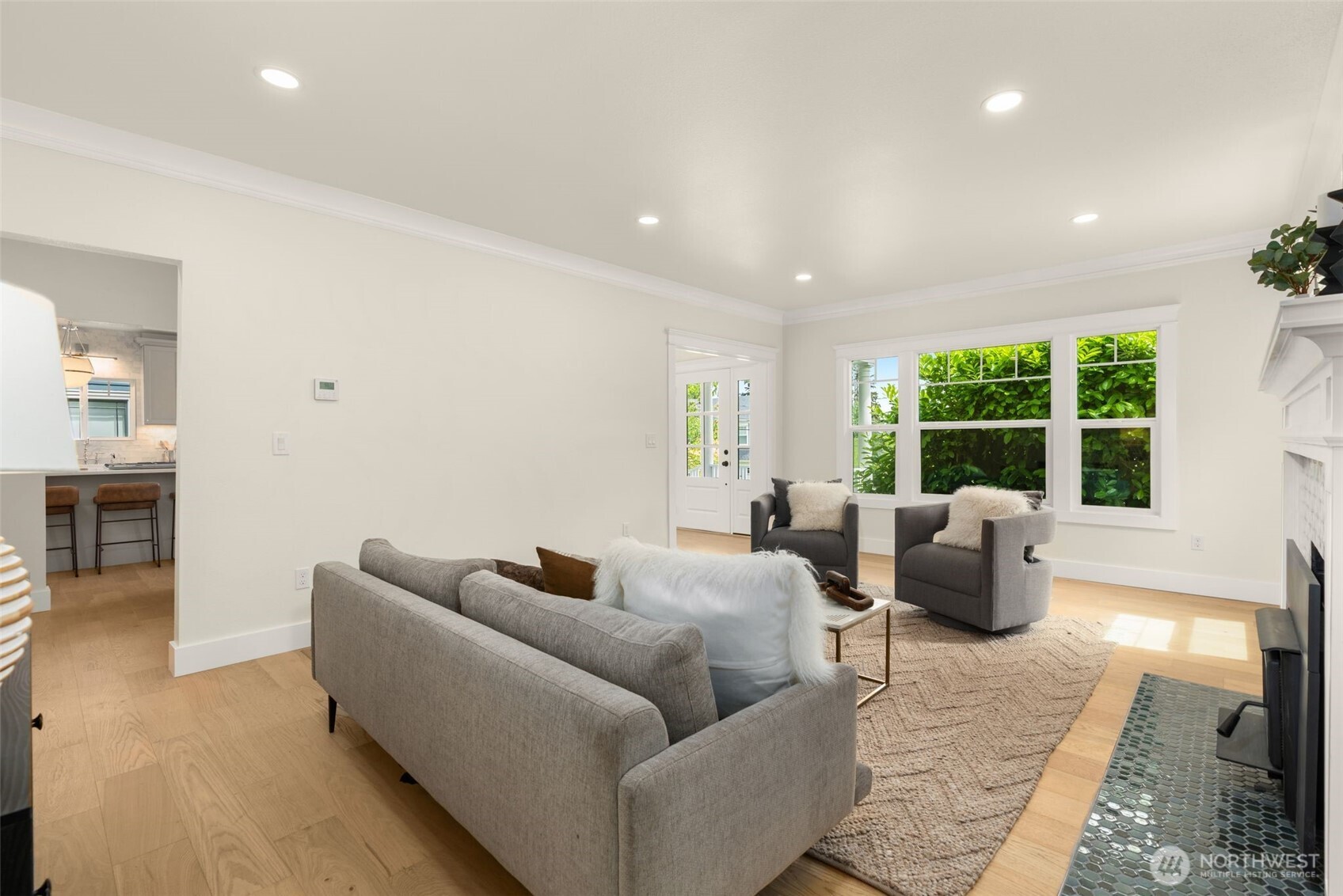 3111 Broadway E