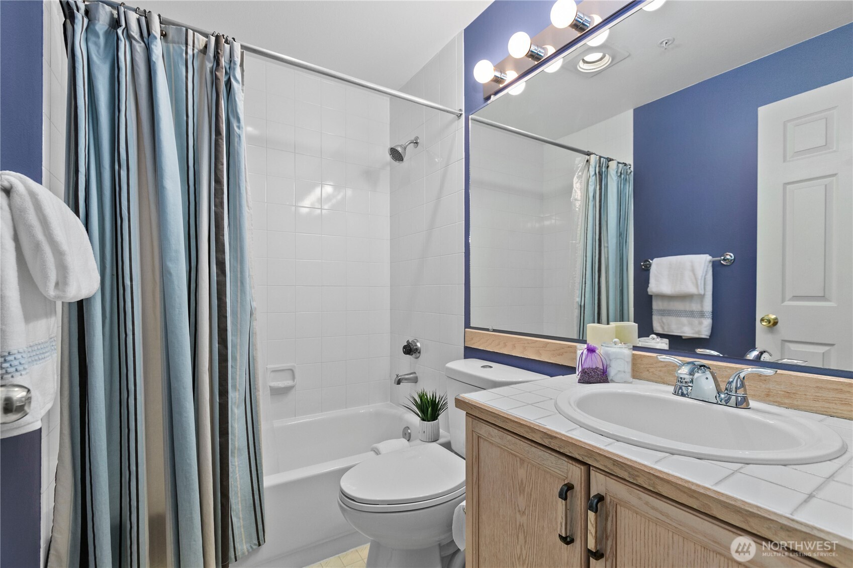 16019 Waynita Way NE Unit: F207