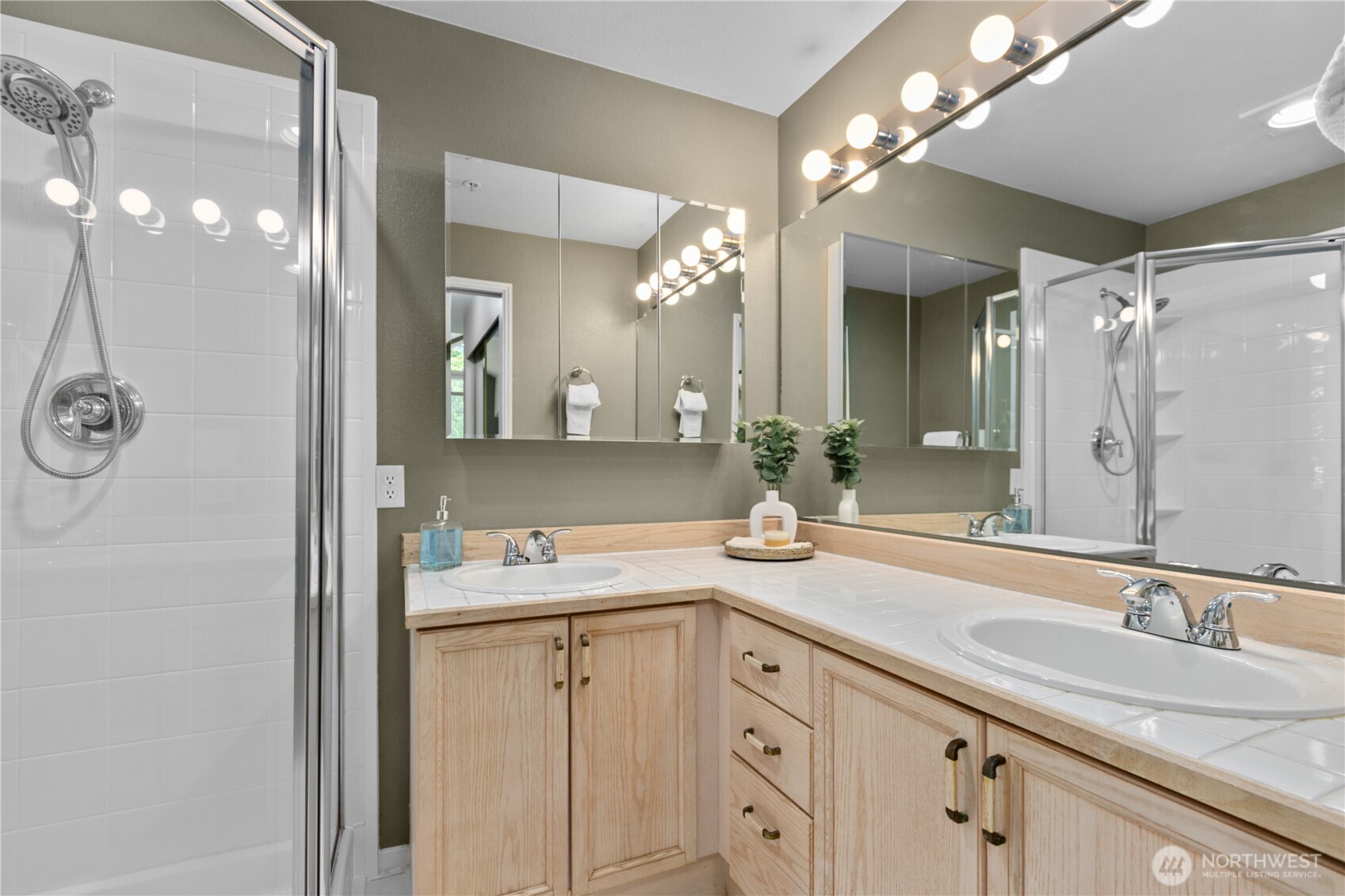 16019 Waynita Way NE Unit: F207