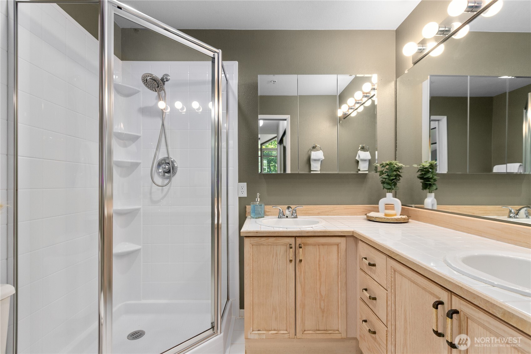 16019 Waynita Way NE Unit: F207
