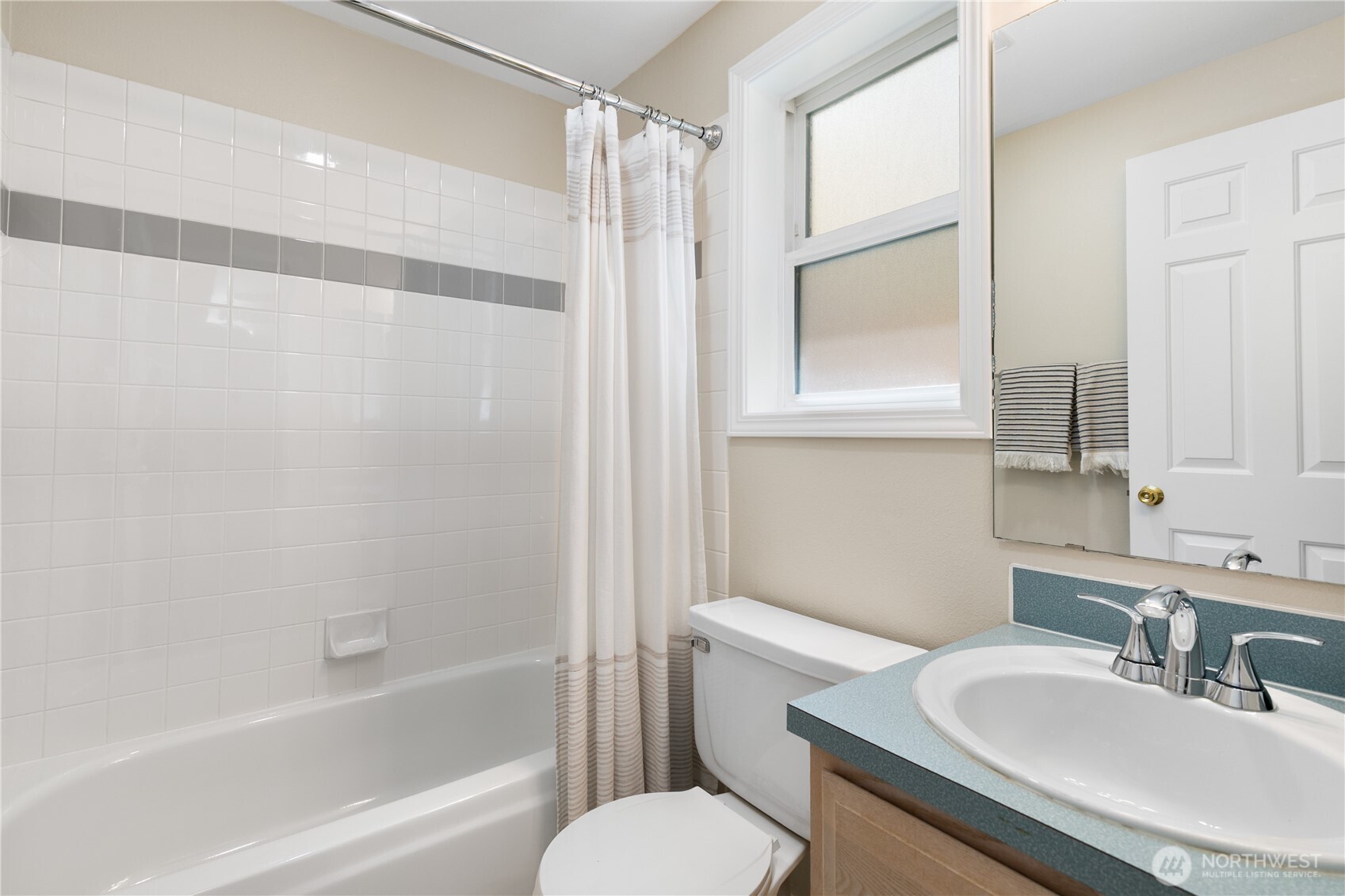 6537 5th Avenue NE Unit: B