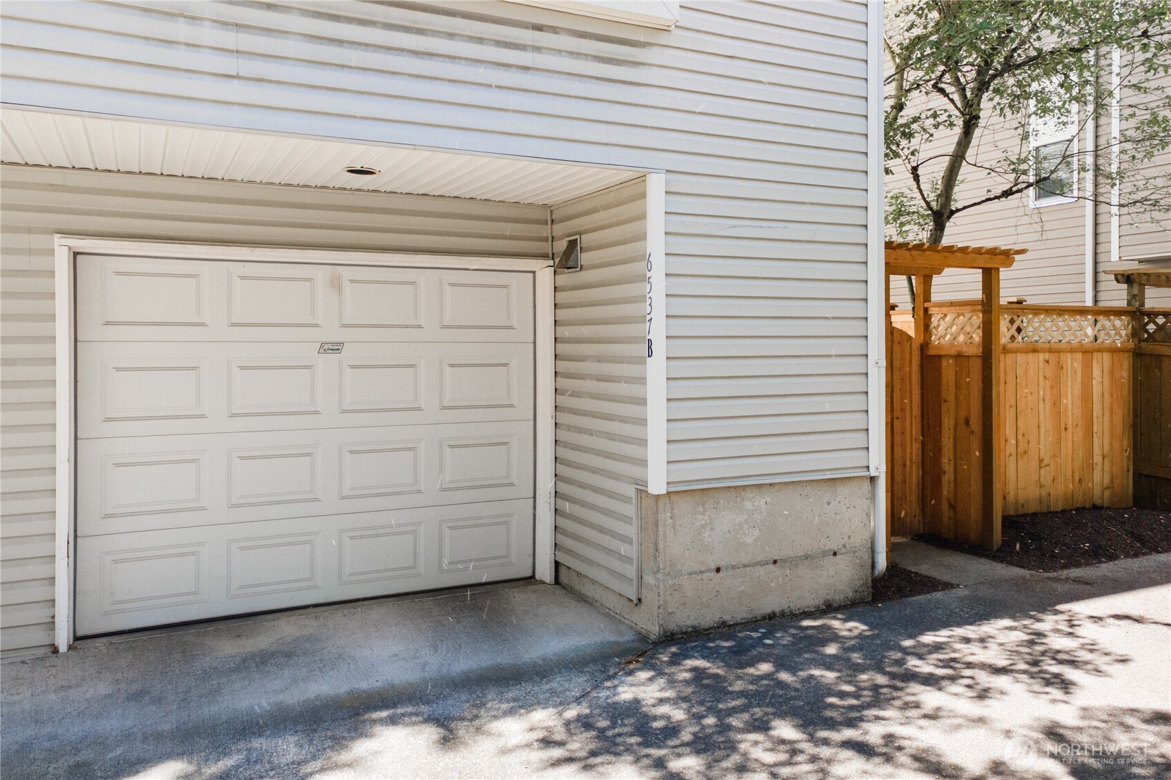 6537 5th Avenue NE Unit: B