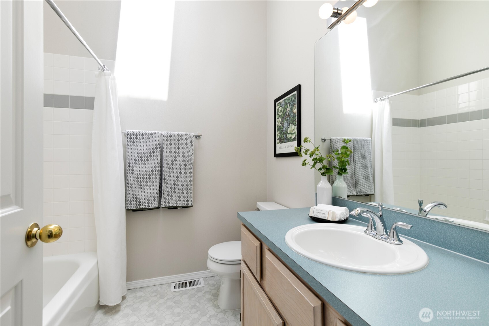 6537 5th Avenue NE Unit: B