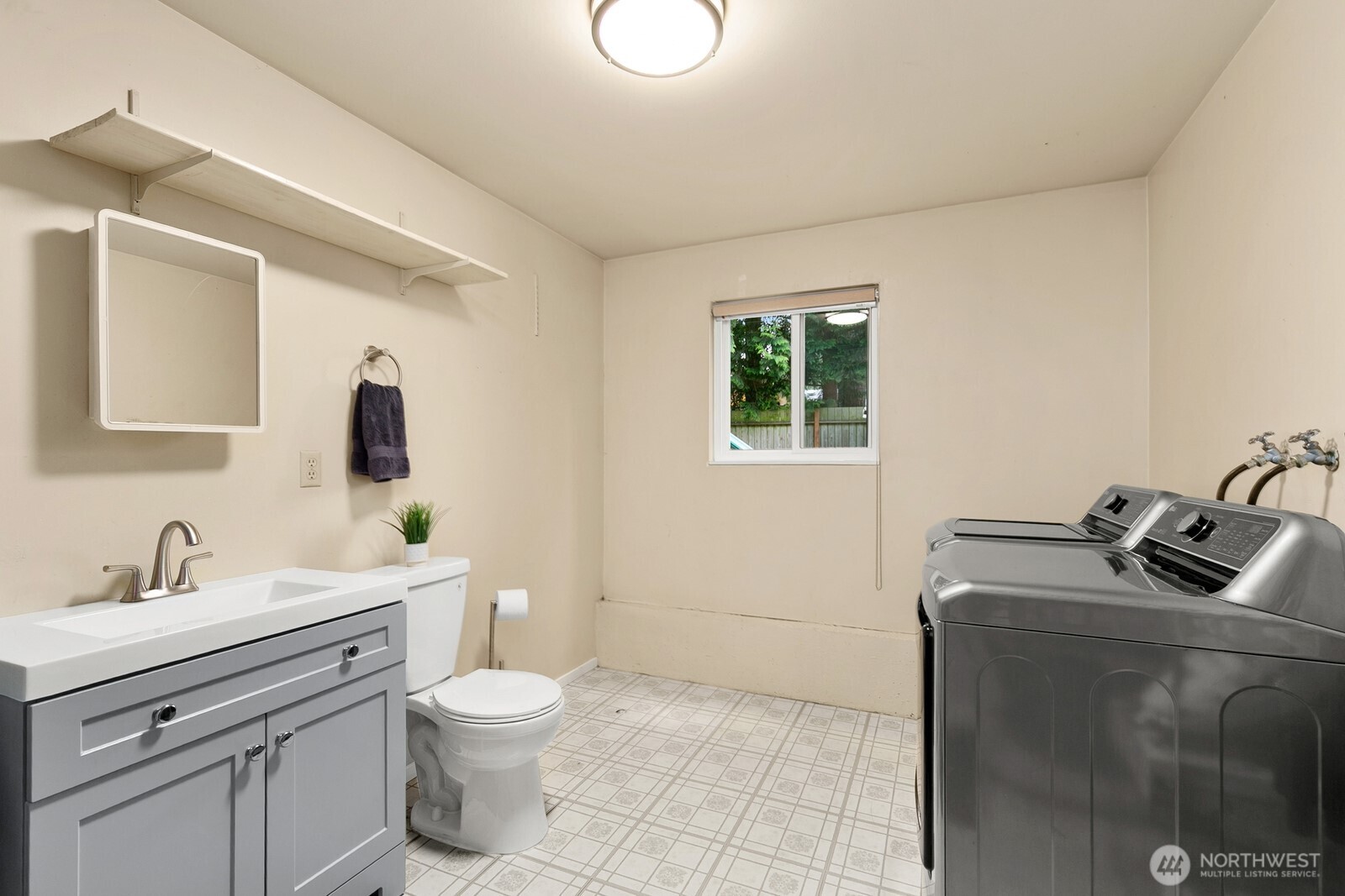 11737 5th Avenue NE Unit: B